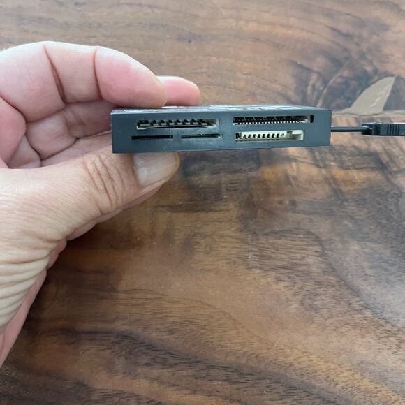 Inca Multi-Card Reader USB 2.0 - Picture 2 of 3